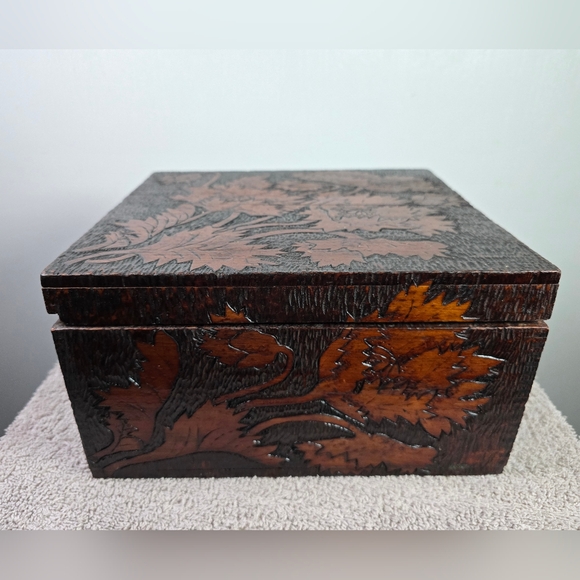 Vintage Pyrography Box - Picture 1 of 12